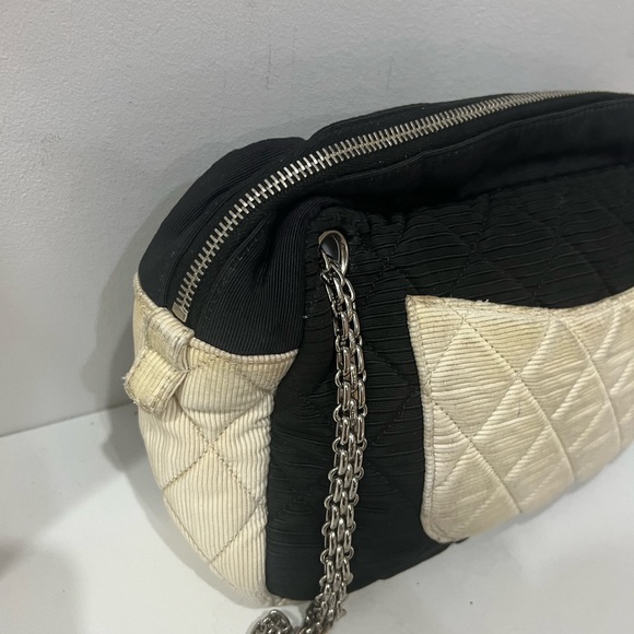Authentic Vintage Chanel Bag - Picture 8 of 10